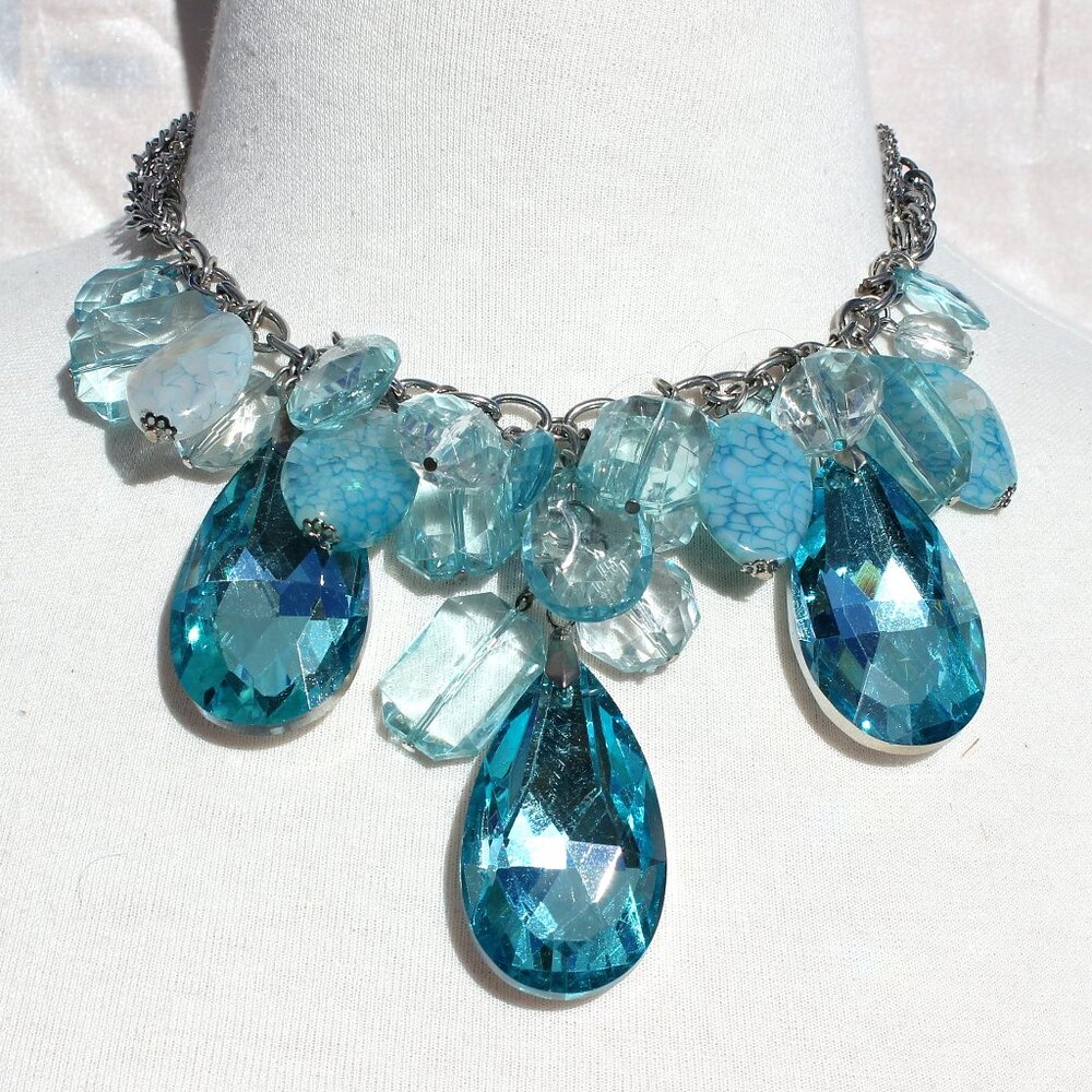 Multi-Teardrop Blue Crystal Necklace- New WTags 26$